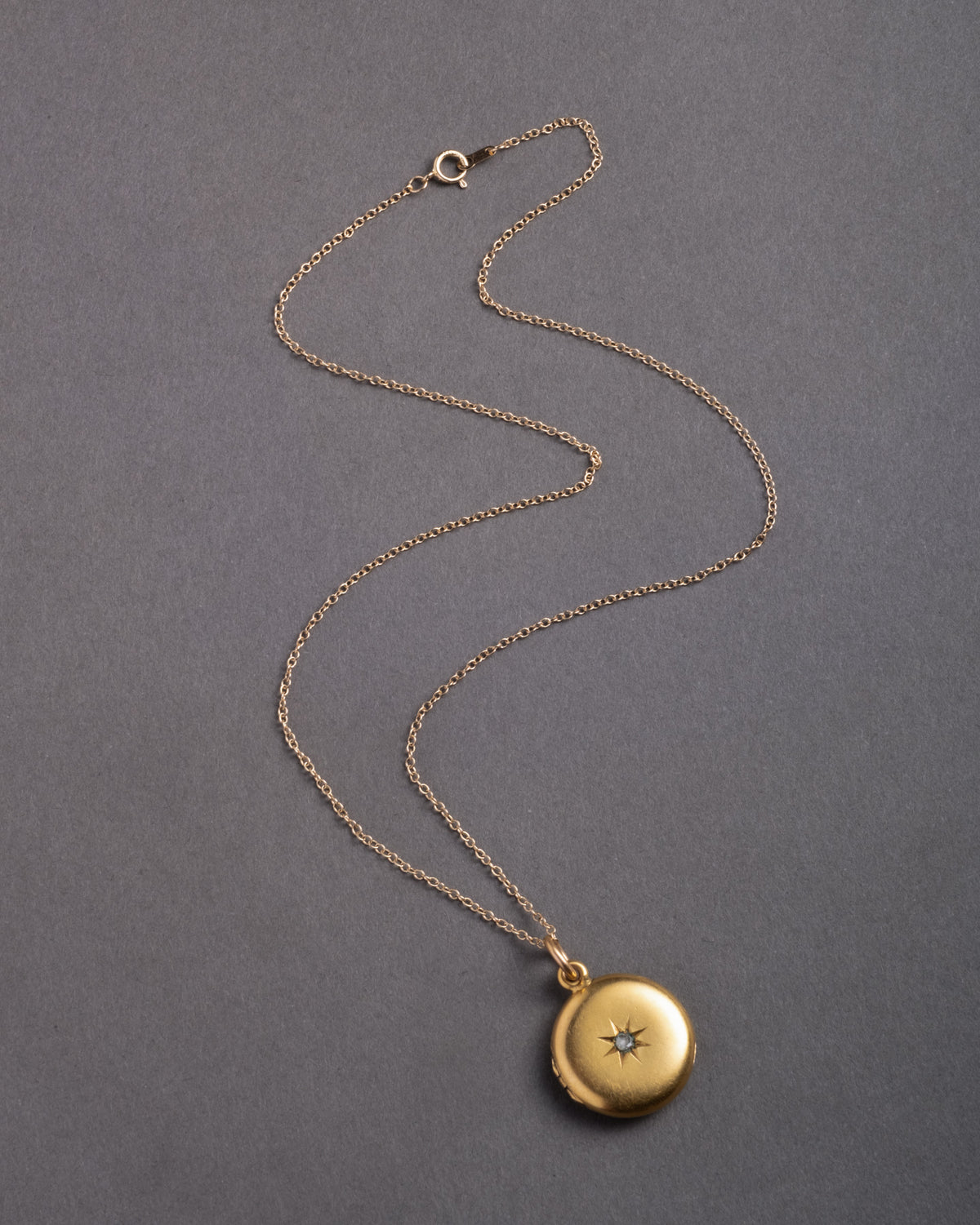 Antique 1800s 14k Gold & Rose Cut Diamond Petite Star Locket Pendant Necklace - Photo 2