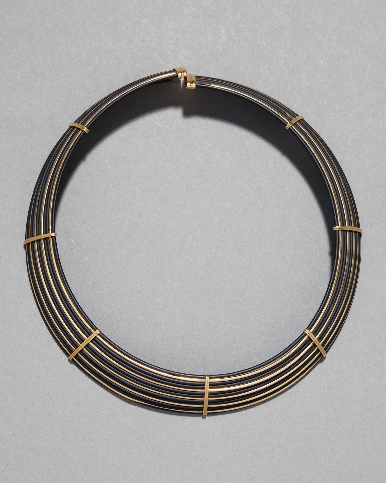 Vintage 18k Gold & Rubber Choker Necklace - Photo 2