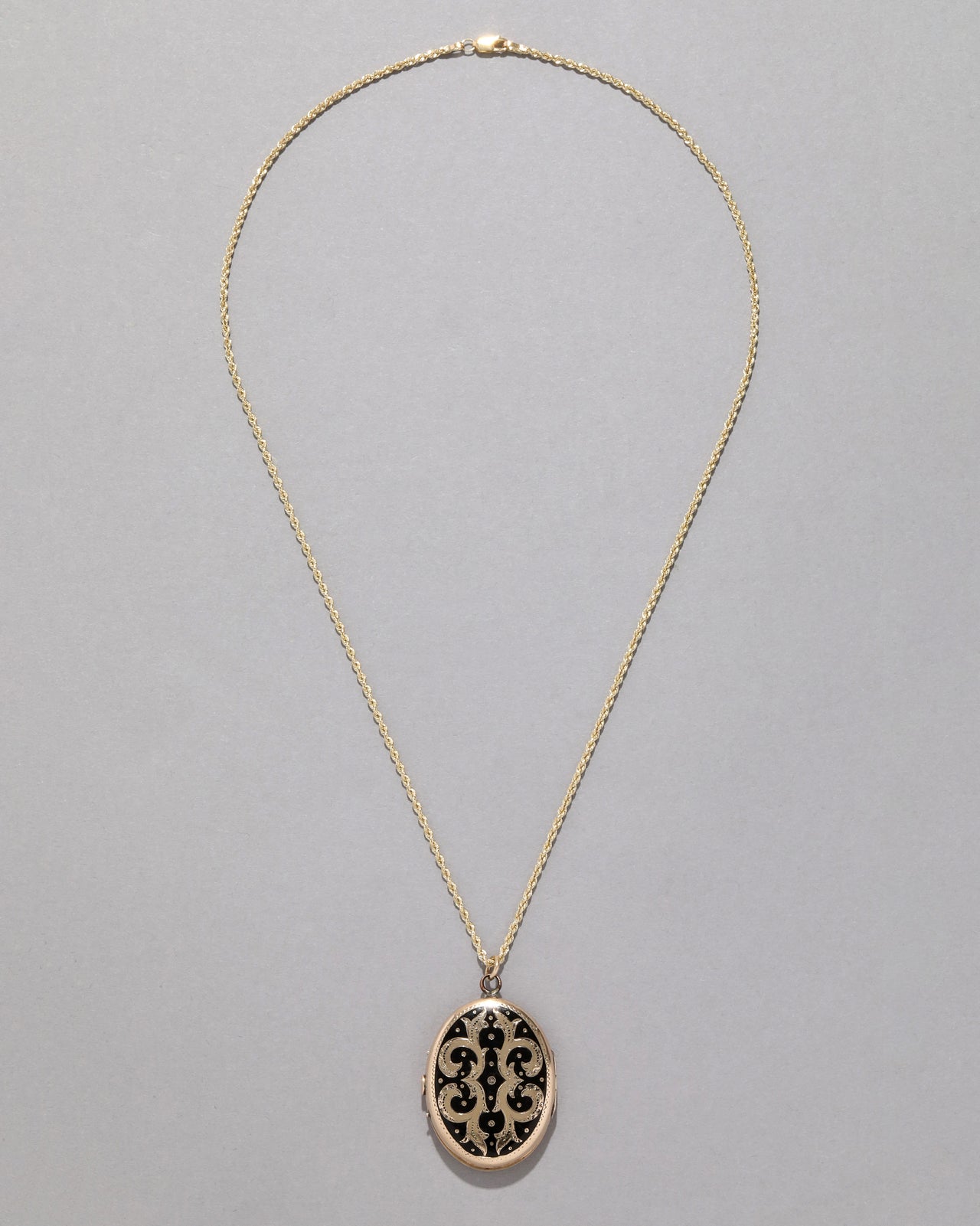 Vintage 14k Gold & Black Enamel Locket Necklace - Photo 2