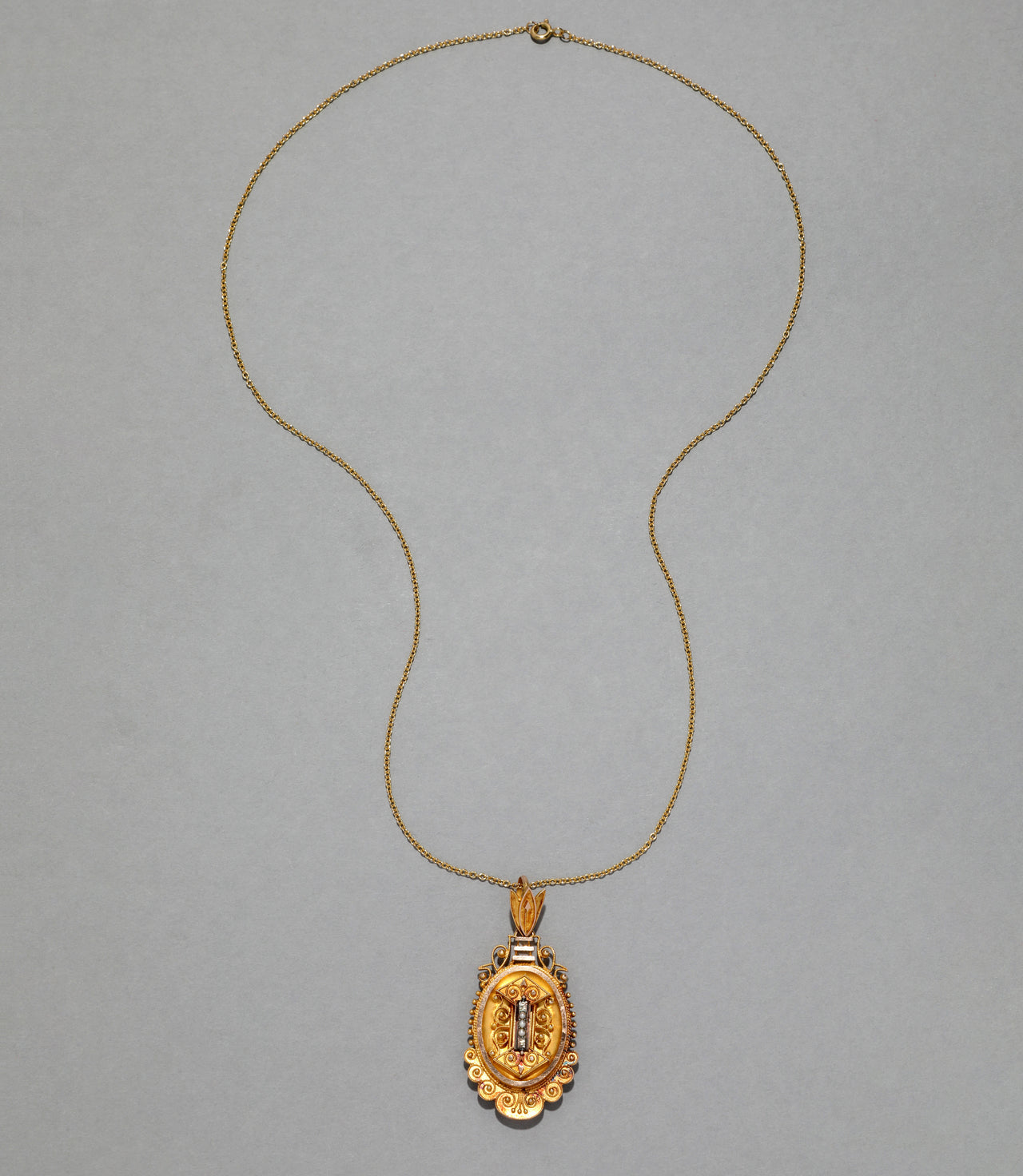 Antique Victorian 1880s 15k Gold Etruscan Locket Necklace with Pearl - Photo 2