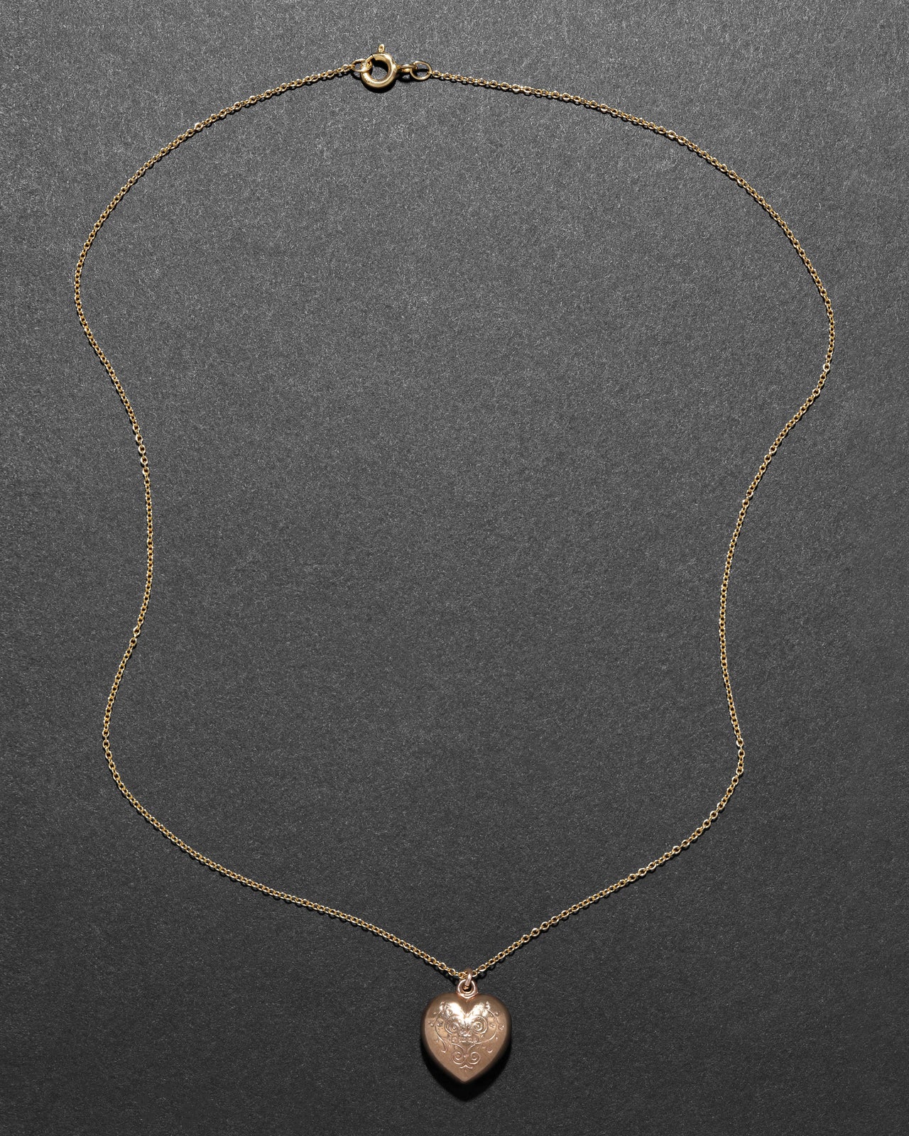 Antique 1920s 9k Gold Etched Double Sided Puffy Heart Necklace - Photo 2