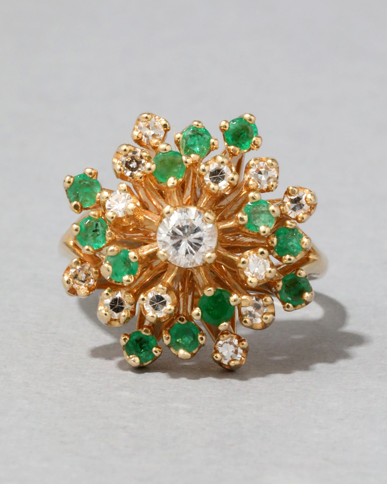 Vintage 1970s 14k Gold Diamond & Emerald Cluster Ring - Photo 2
