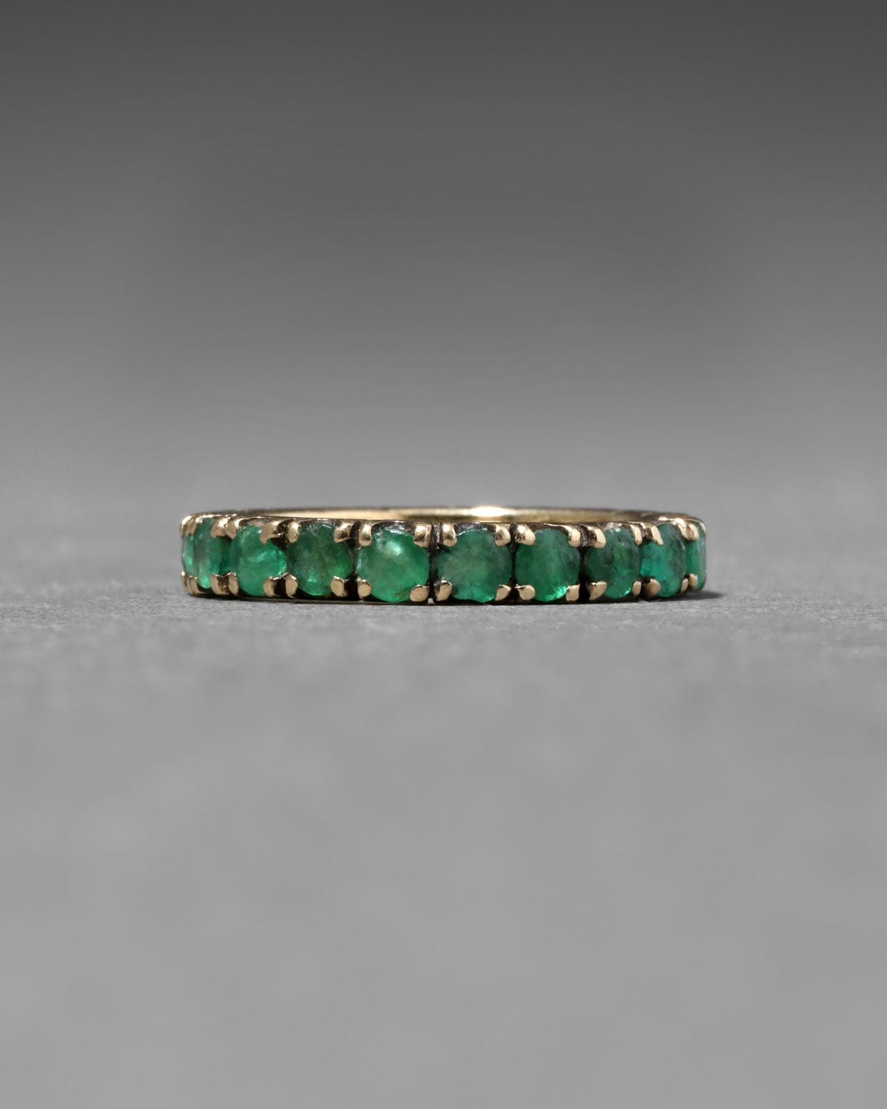 Vintage 1970s 14k Gold Custom Made Emerald Eternity Band Ring - Photo 2