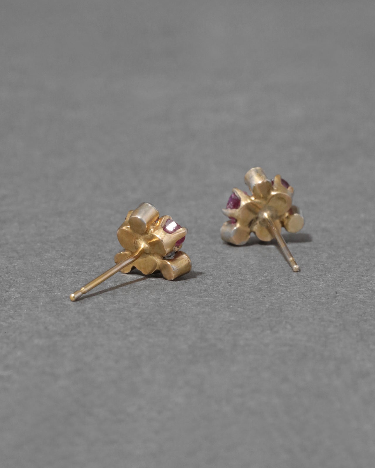 Vintage 1950s 14k Gold with Ruby & Diamond Cluster Stud Earring - Photo 2