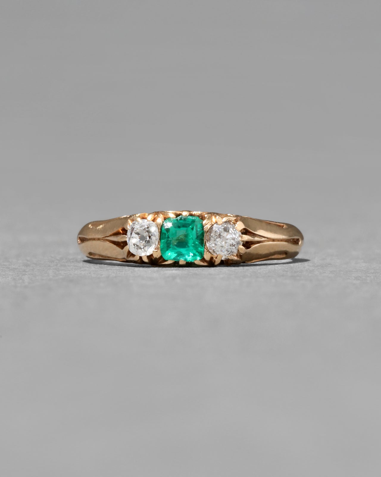 Antique 1910s 14k Gold with Diamond & Synthetic Emerald Princess Set Ring - Photo 2