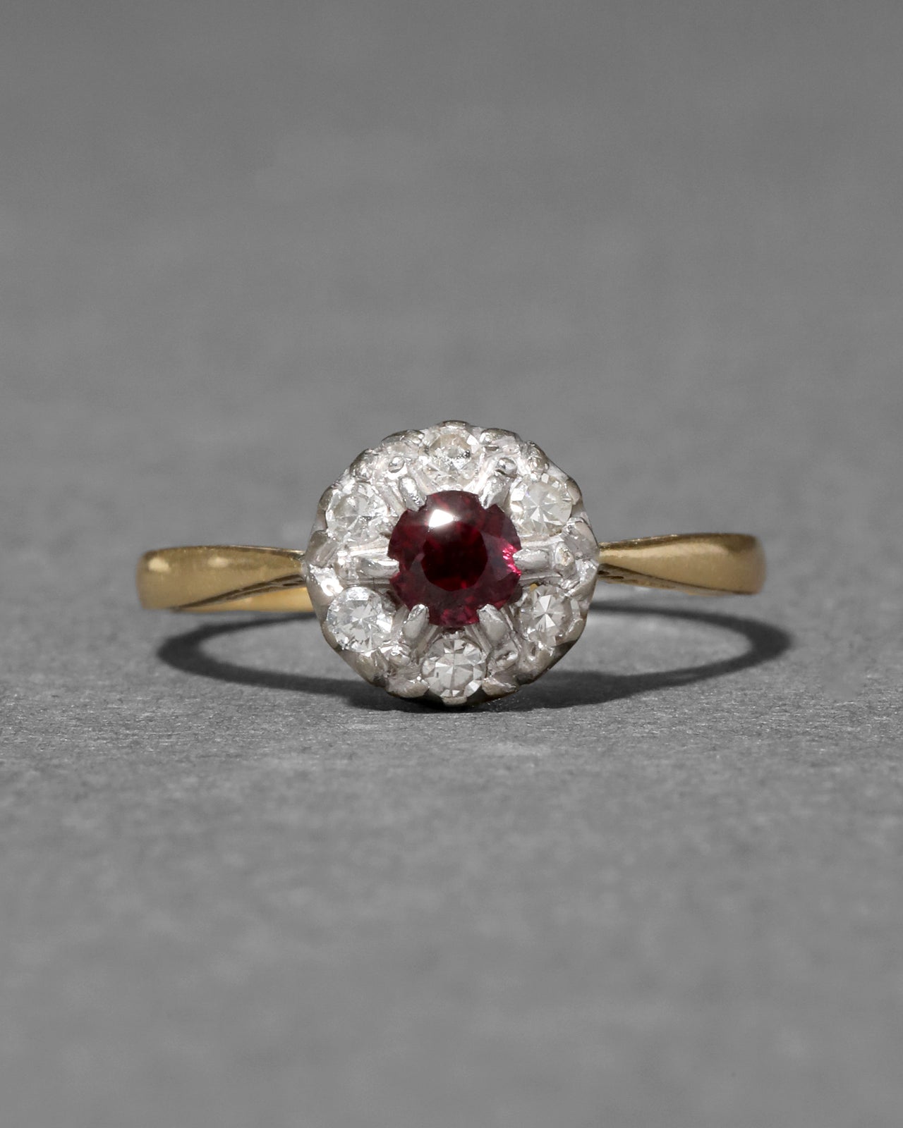 Antique 1920s 18k Gold & Platinum with Garnet & Diamond Rosette Princess Set Ring - Photo 2