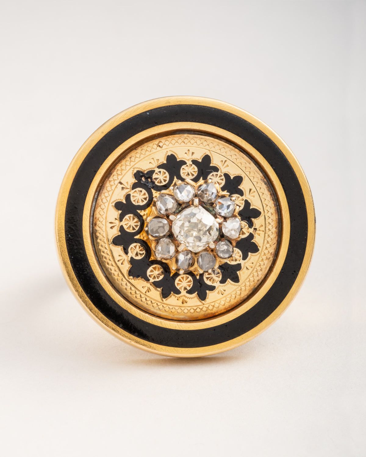 Antique 1800s 18k & 14k Gold Mine-Cut Diamond Hand-Etched Black Enamel Shank Band Ring - Photo 2