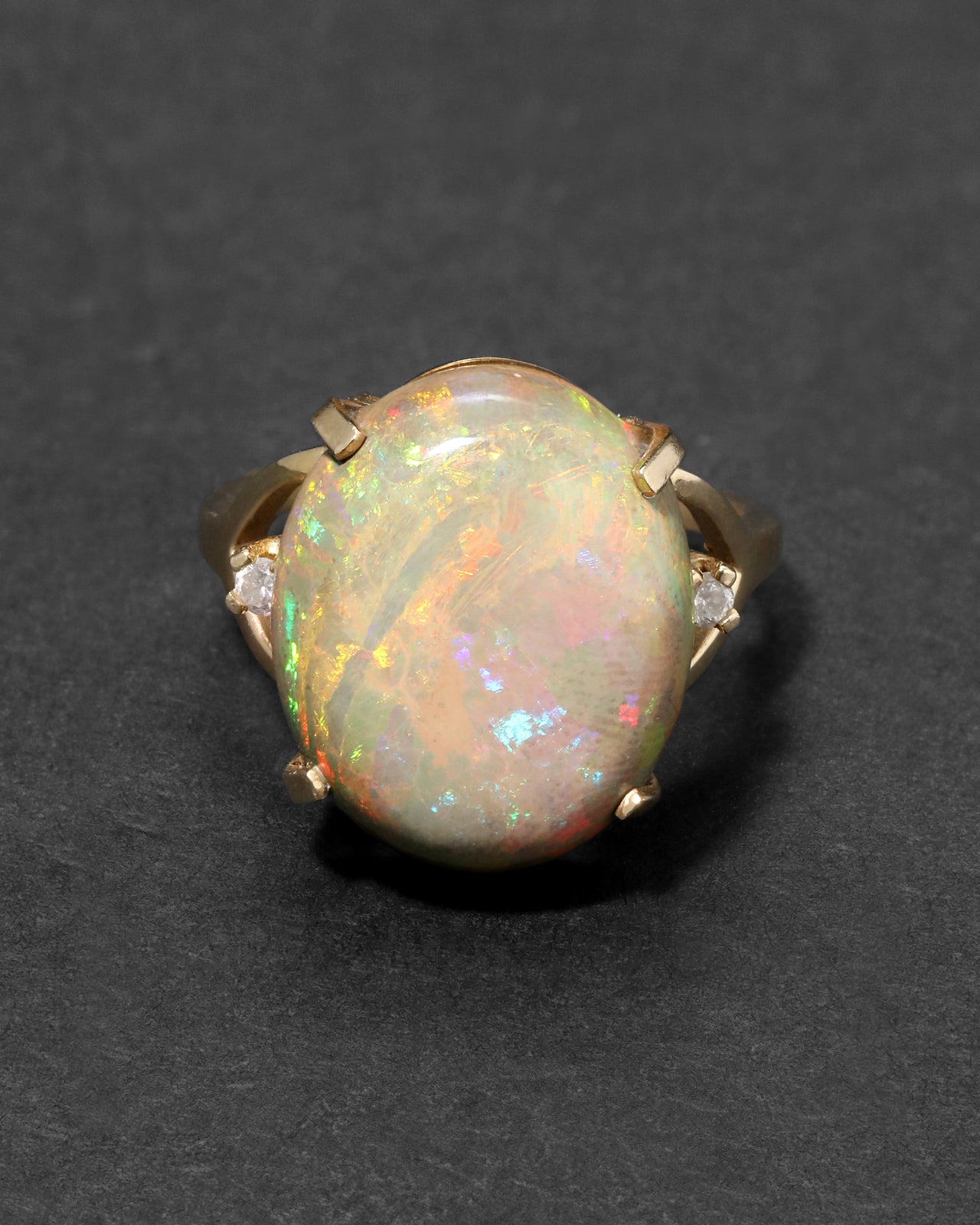 Vintage 1980s 14k Gold with Green Opal Cabachon & Diamond Accent Ring - Photo 2
