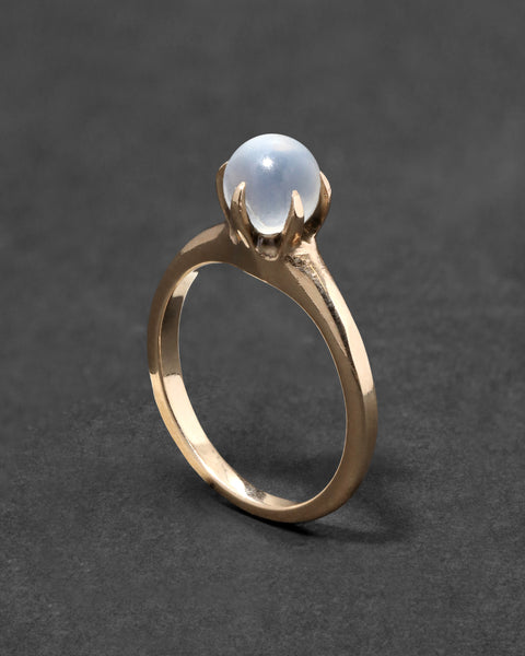 Antique Victorian 10k Gold with Claw Set Moonstone Ring