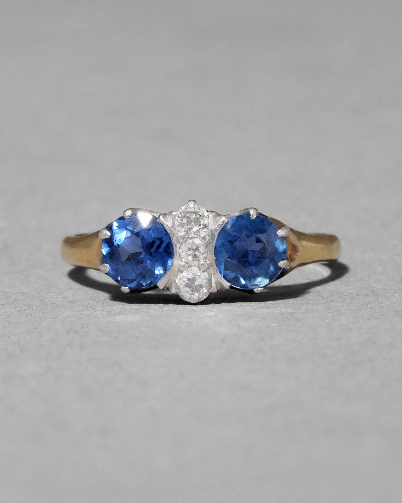 Antique 1900s 18k Gold with Sapphire & Diamond Ring - Photo 2