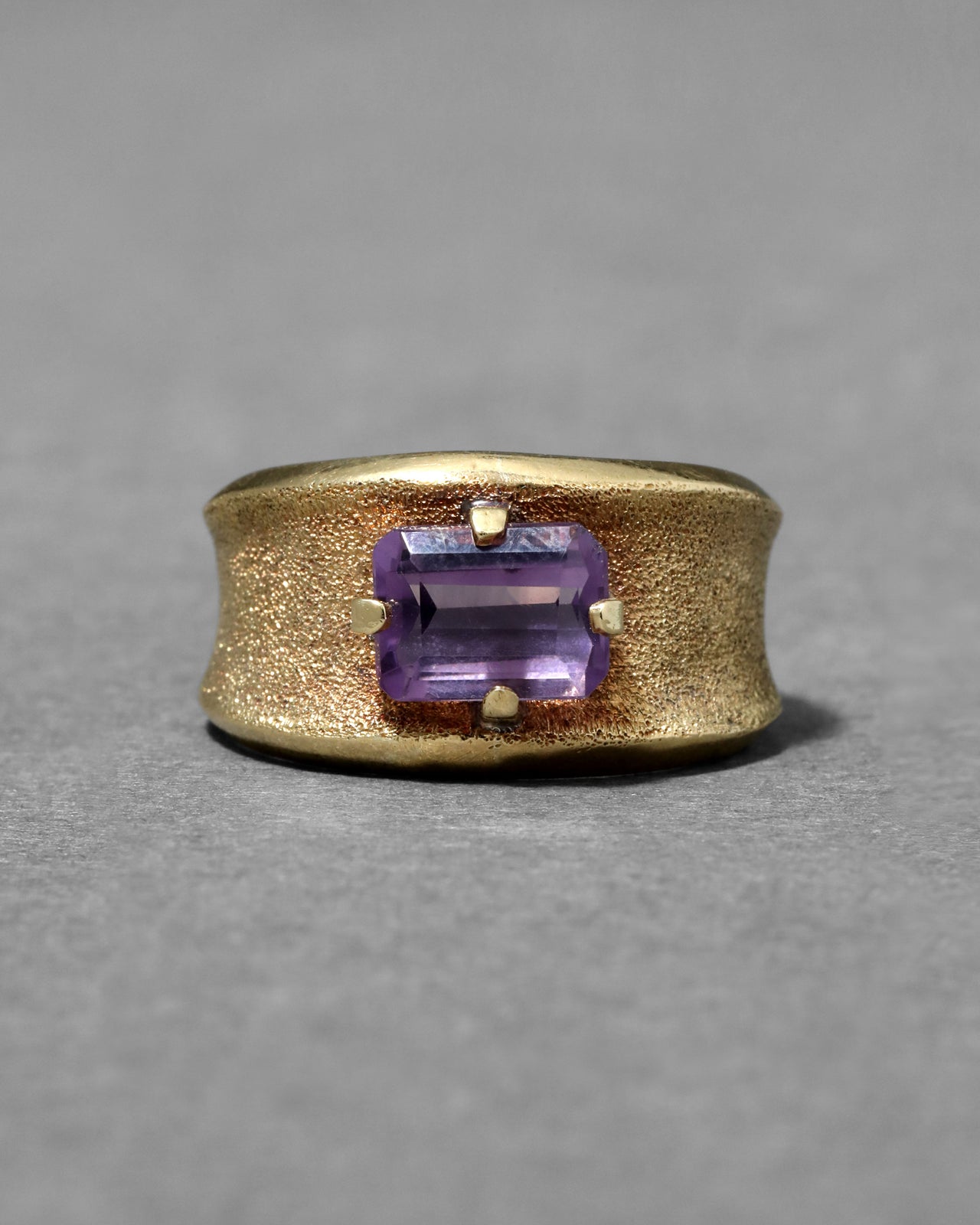 Vintage 1970s 18k Gold & Amethyst Baguette Cigar Band Ring - Photo 2