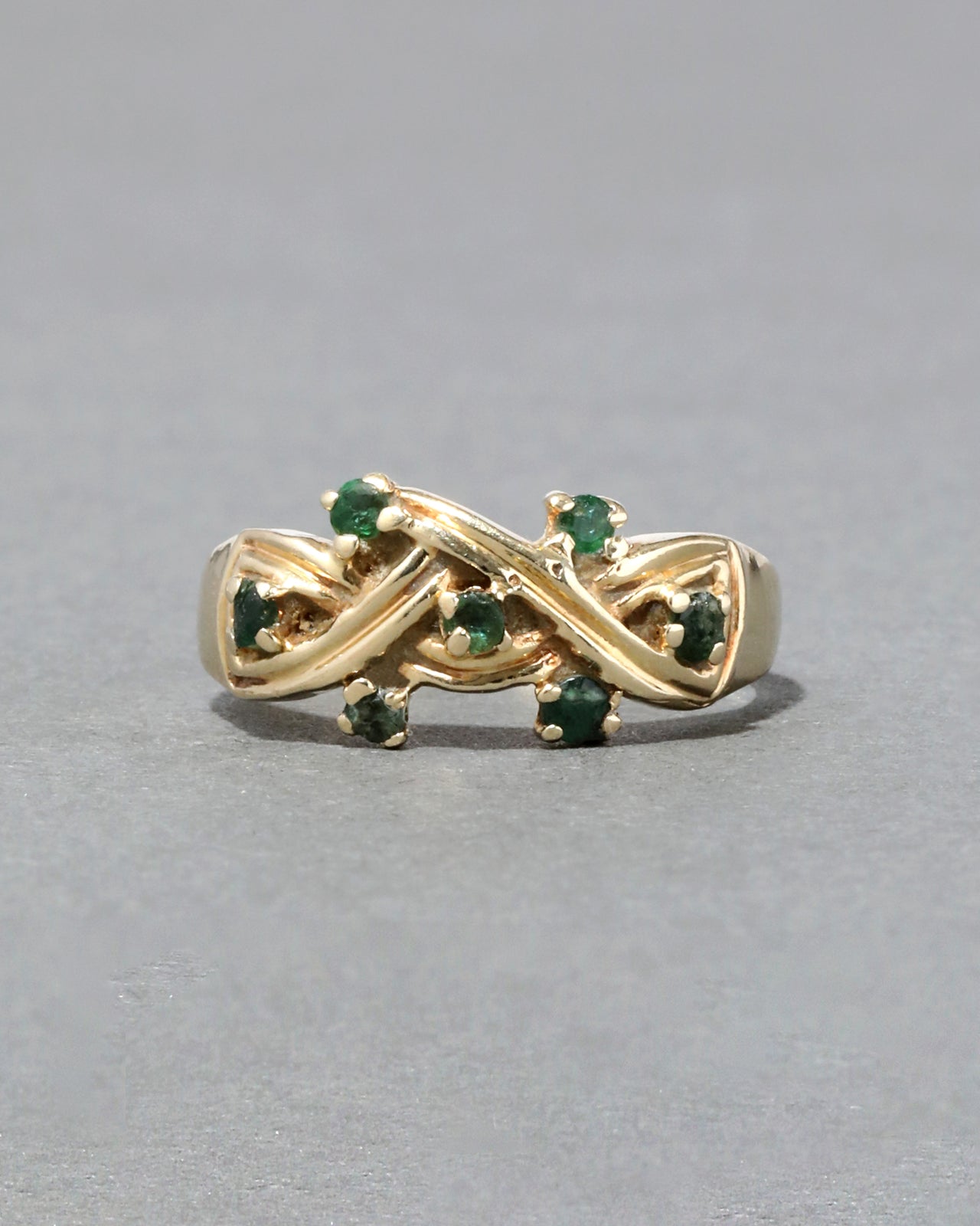 Vintage 1960s 14k Gold Emerald Knotted Band Rope Ring - Photo 2