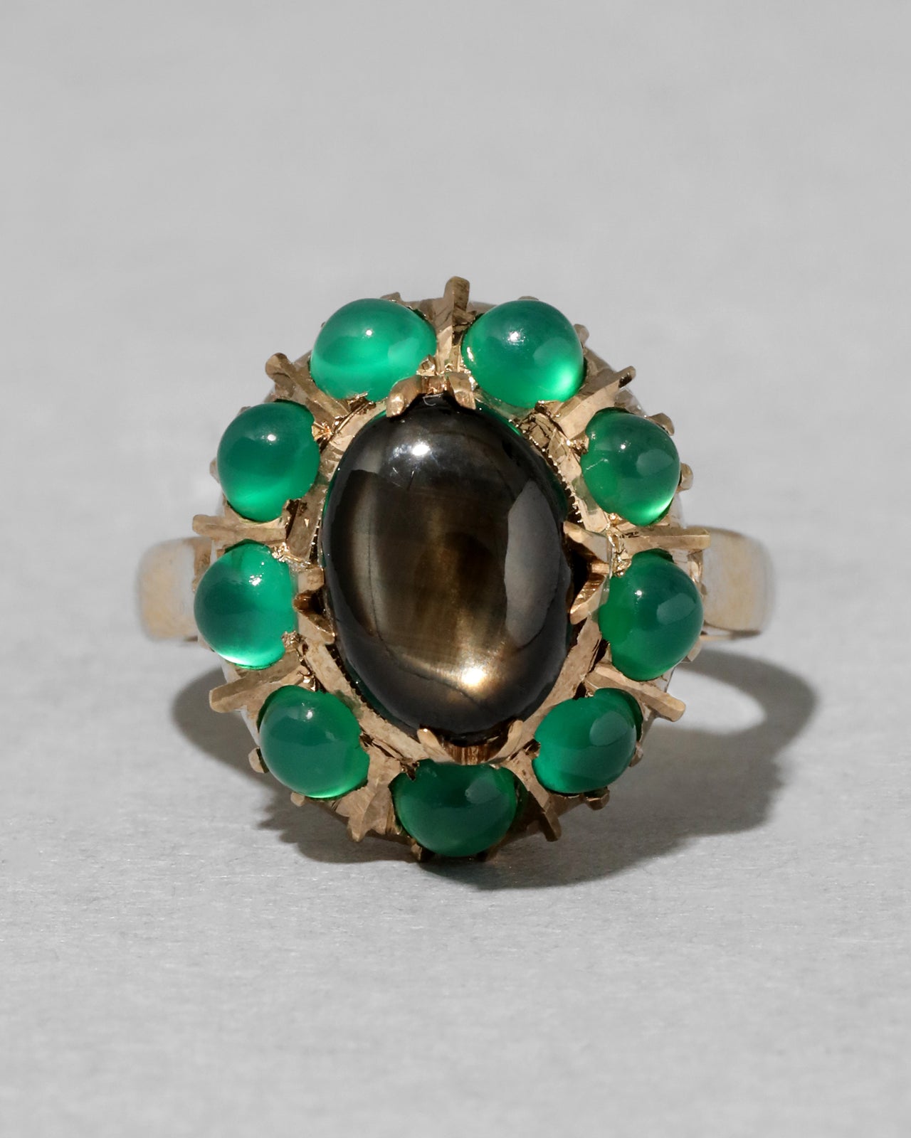 Vintage 1960s 14k Gold Black Cats Eye & Green Agate Halo Ring - Photo 2
