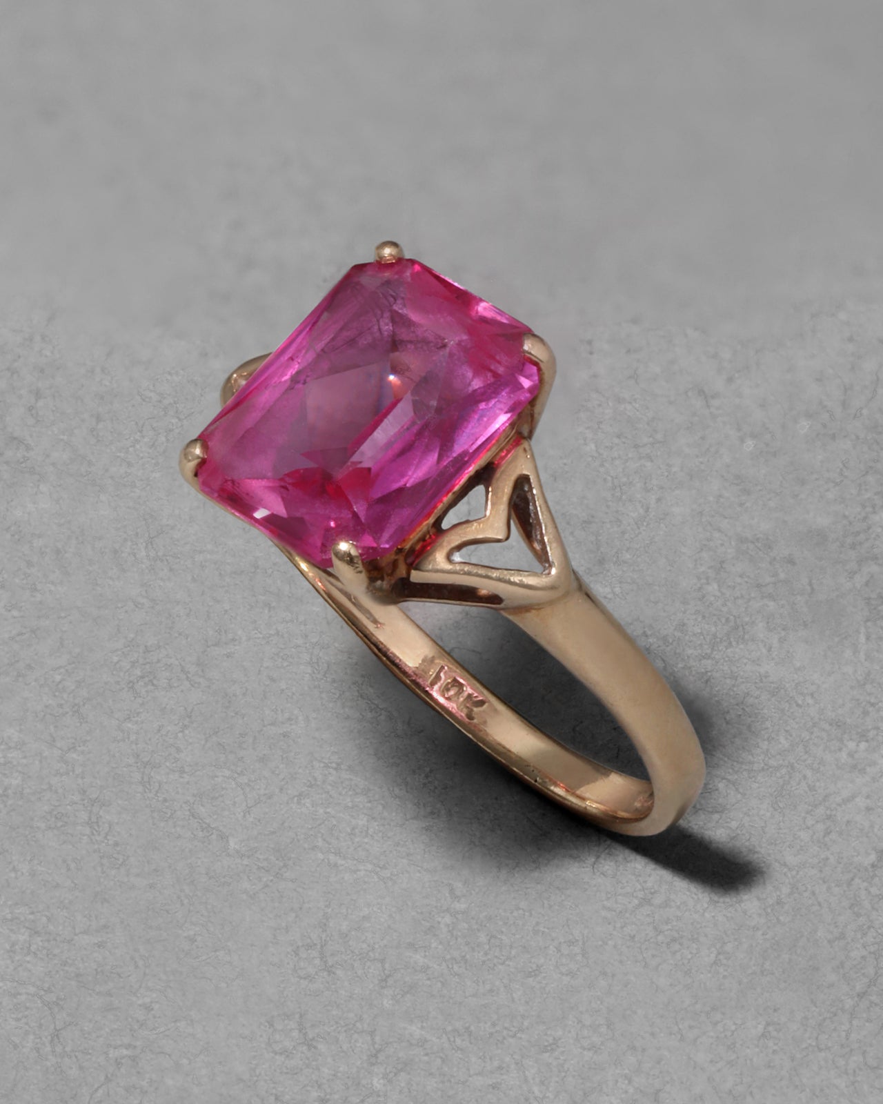 Vintage 1980s 10k Gold & Ruby Crystal Cocktail Ring - Photo 2