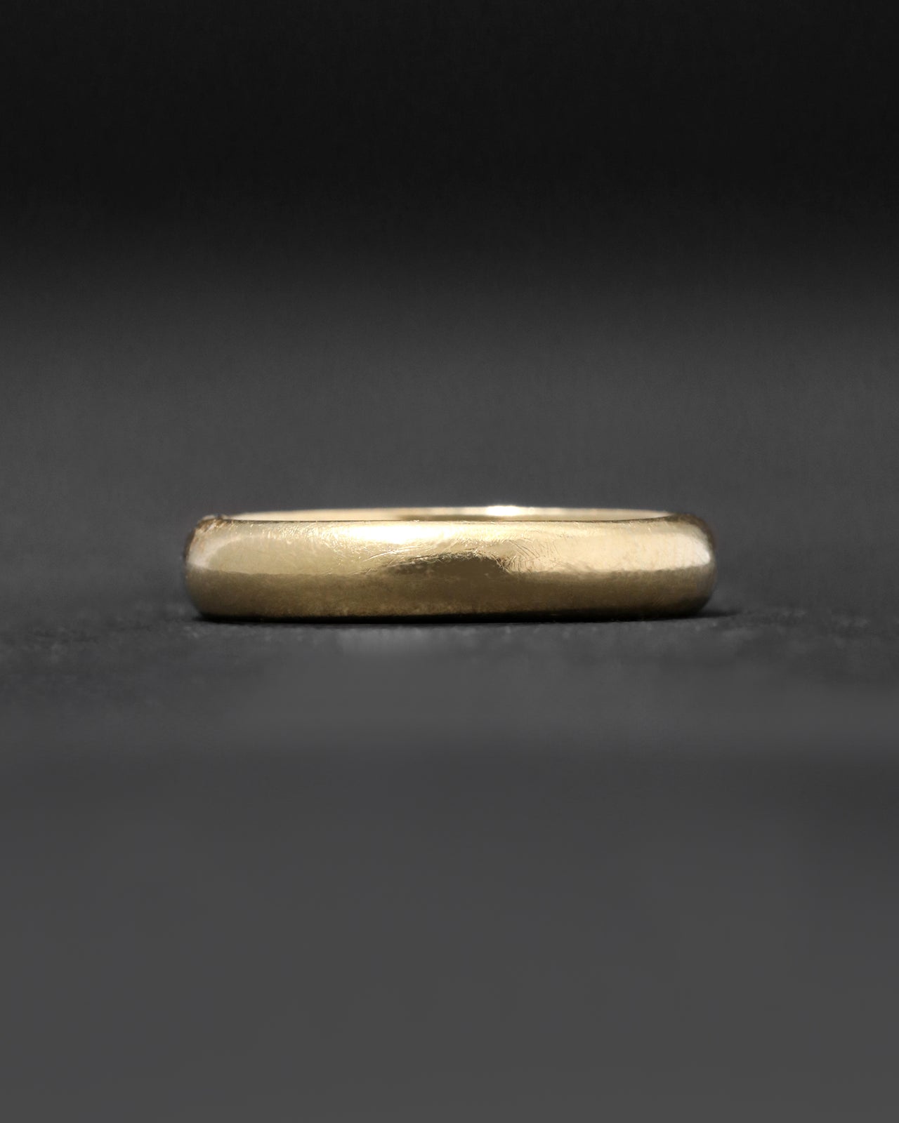 Vintage 18k Gold Thin Band Stacking Ring - Photo 2