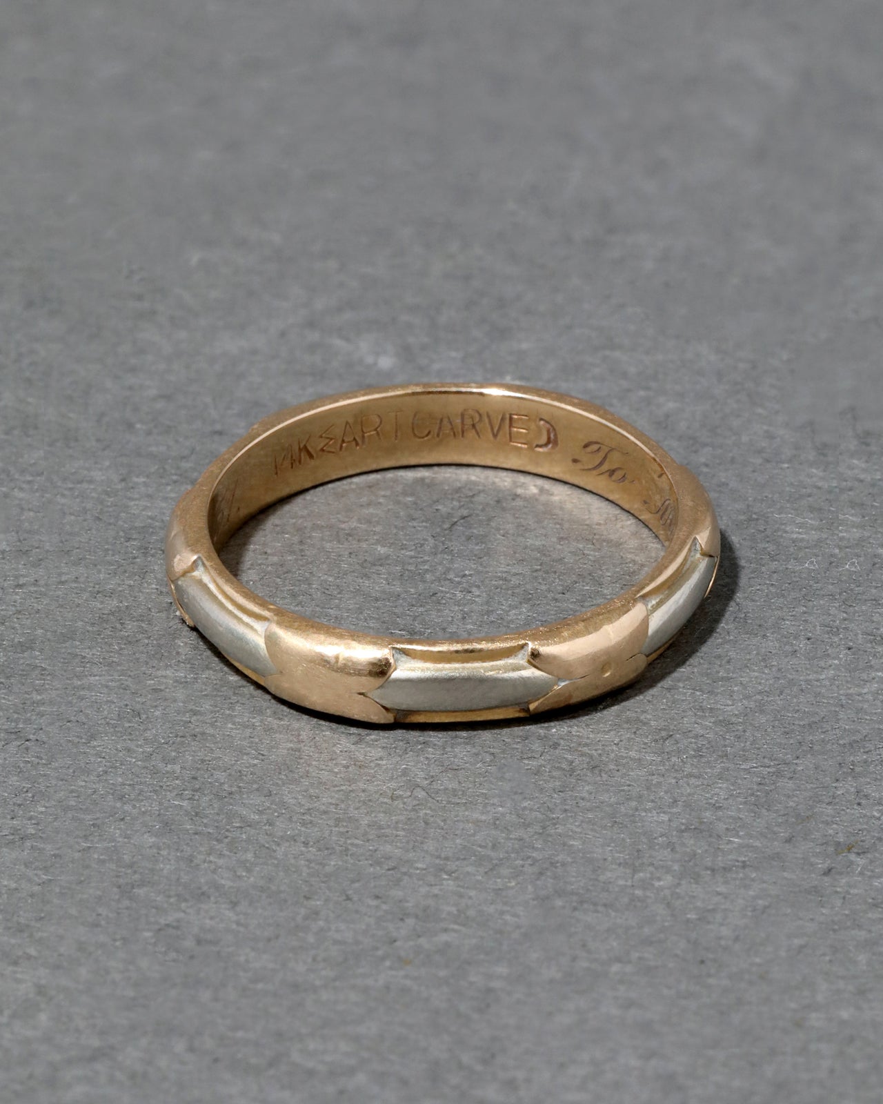 Vintage 14k Gold Two Tone Hand Carved Band Ring - Photo 2
