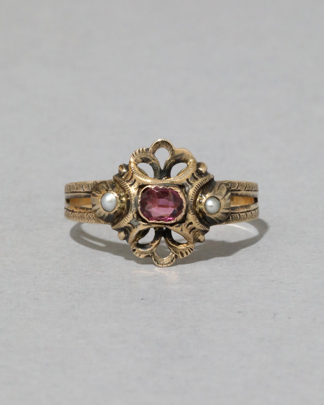 Antique Georgian 9k Gold Ring with Ruby and Seed Pearl - Photo 2
