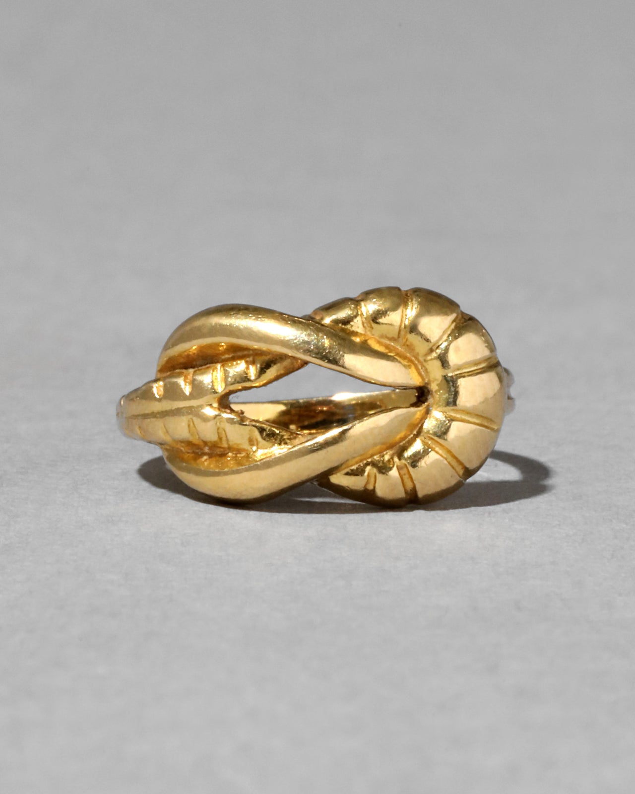 Vintage 1950s 18k Gold Handmade Lovers Knot Ring - Photo 2
