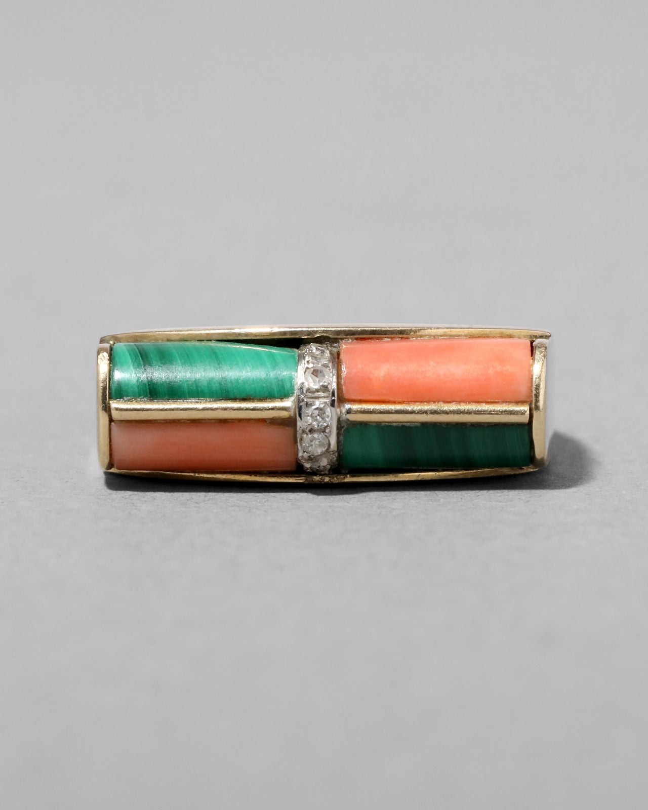 Vintage 1980s 14k Gold Italian Modernist Coral and Malachite Checkerboard Ring - Photo 2