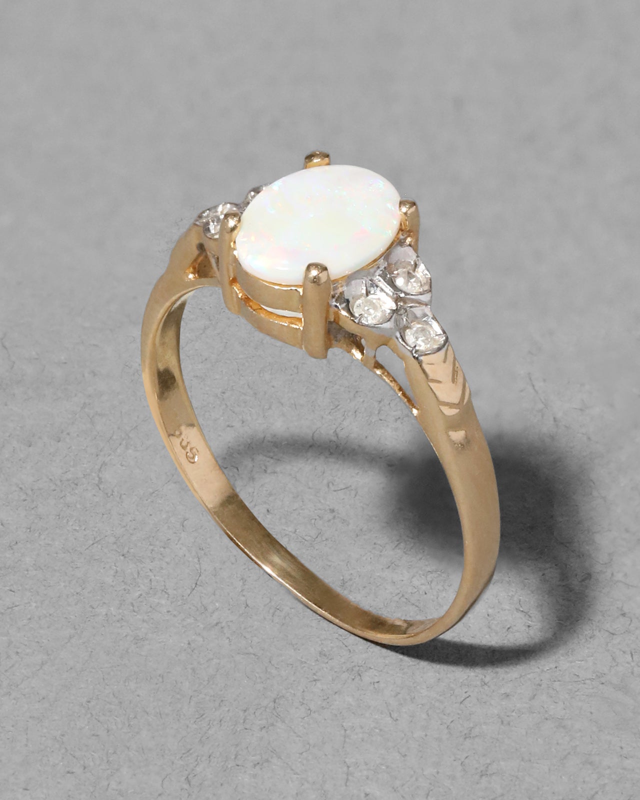 Vintage 1980s 14k Two Tone Gold Rainbow Opal with Diamond Ring - Photo 2