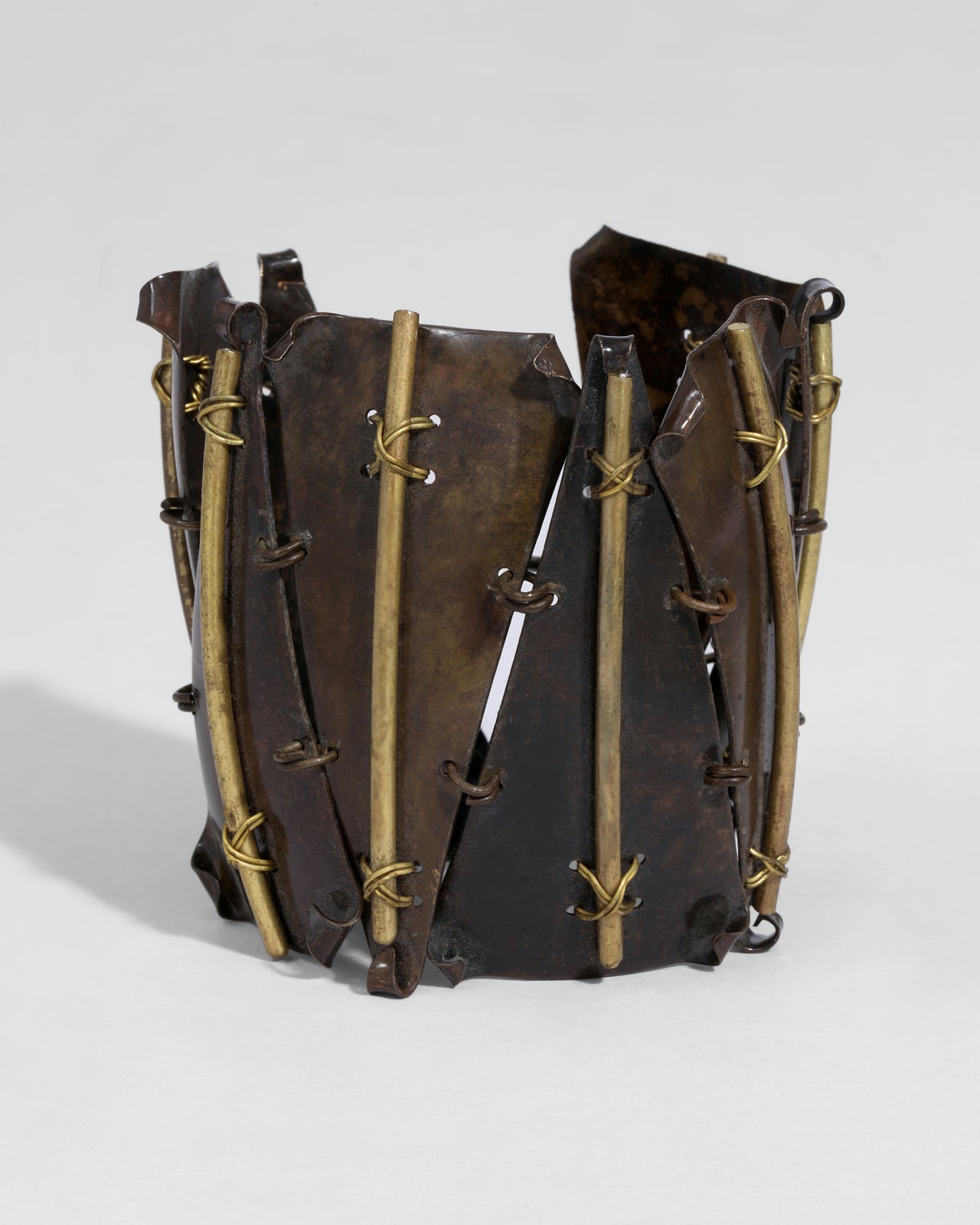 Vintage 1970s Artist Made Brass Triangle Link Bracelet - Photo 2