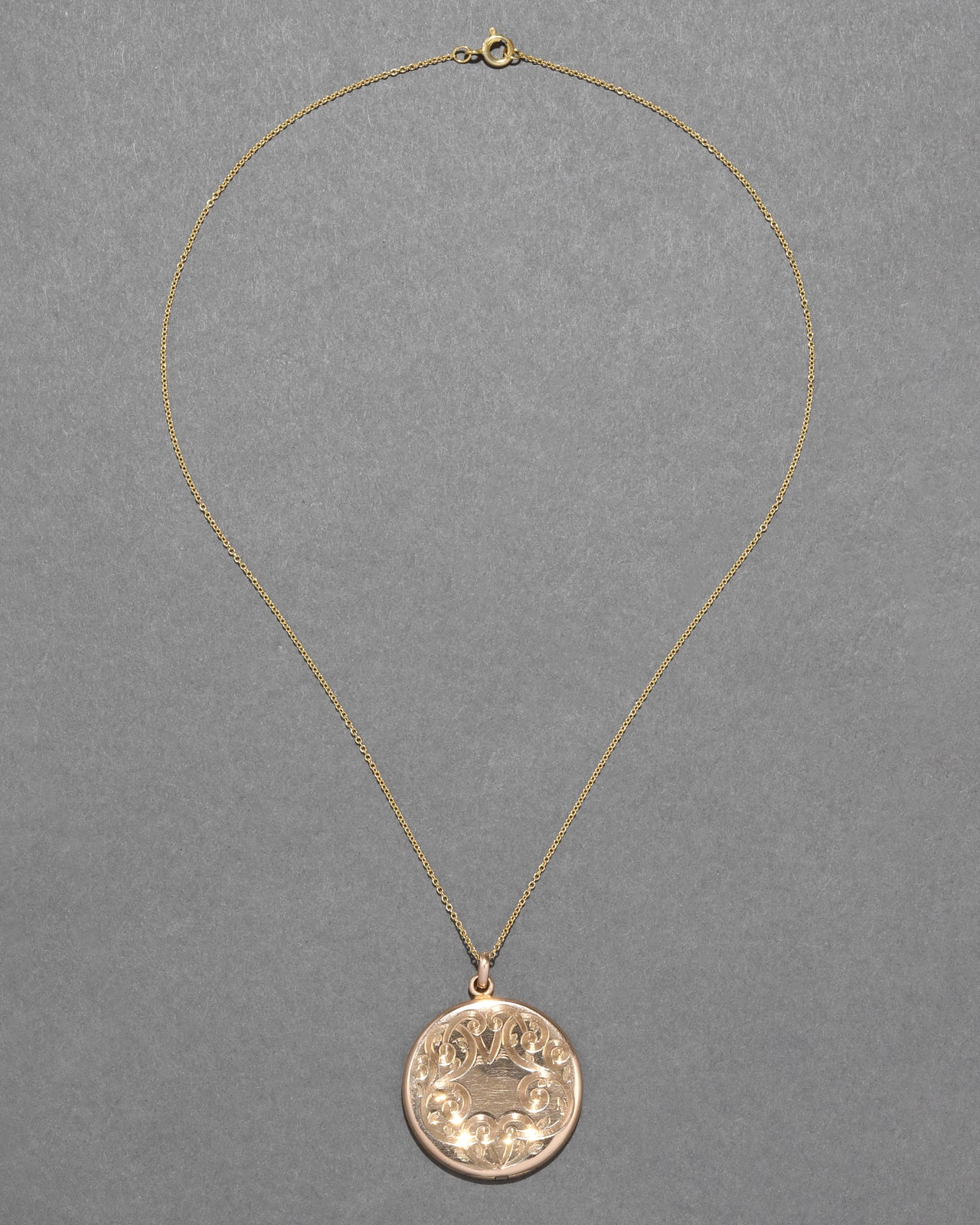 Antique 1880s 14k Gold Fill Hand Etched Swirl Locket Necklace - Photo 2