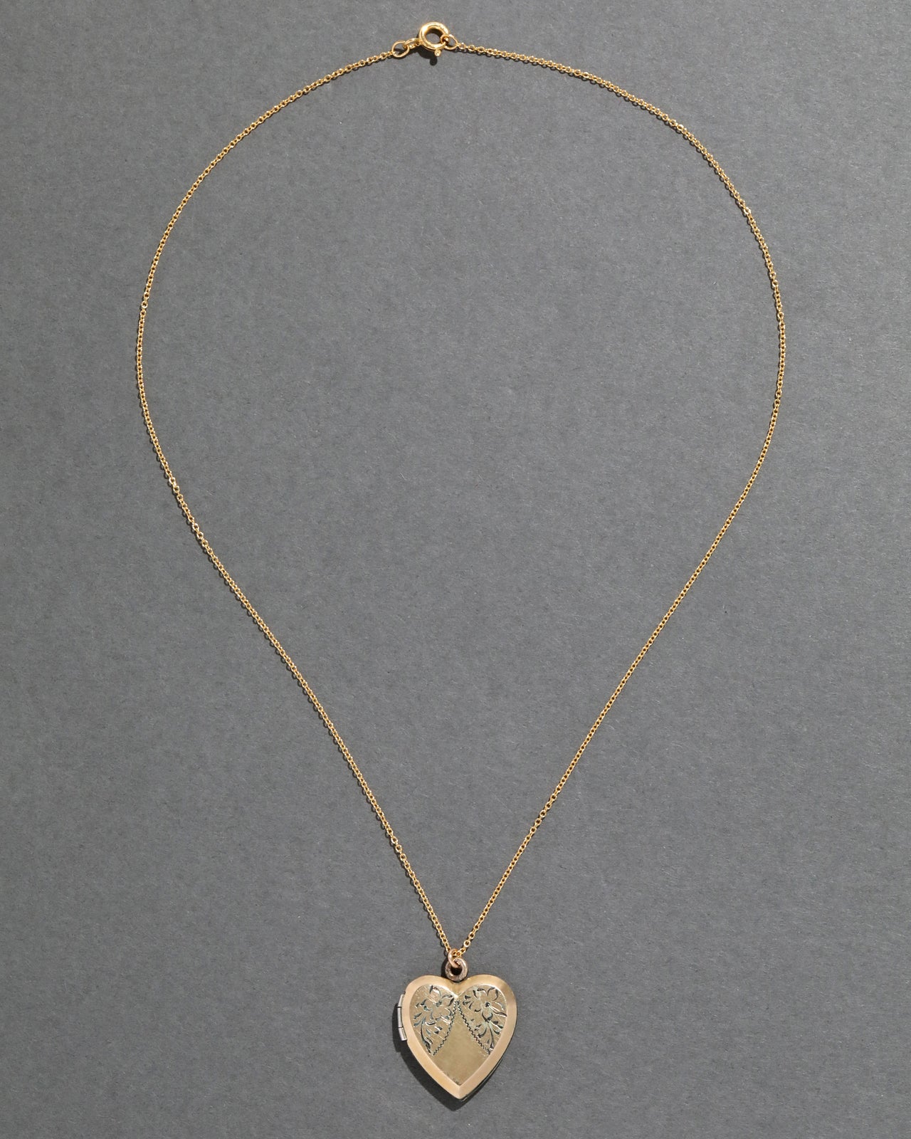 Vintage 1950s 12k Gold FIlled Engraved Heart Locket Necklace - Photo 2