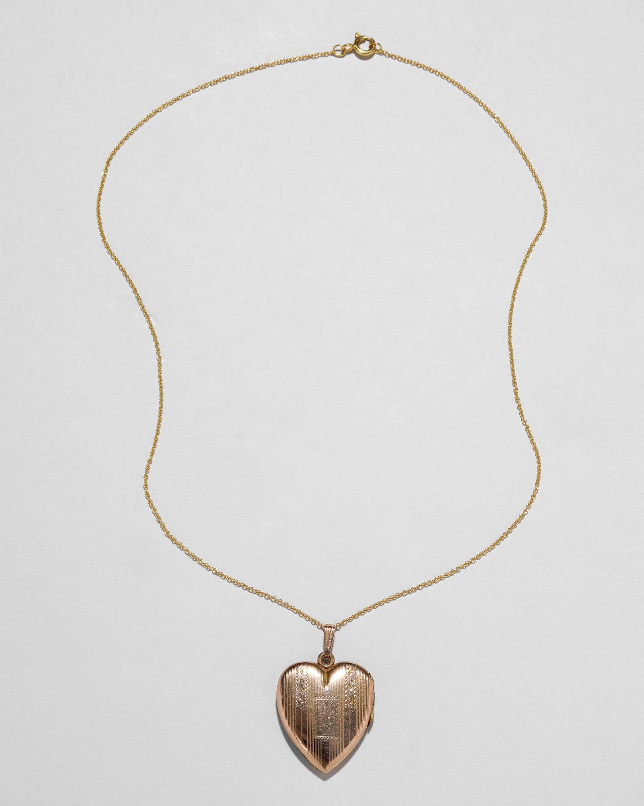 Antique 1920s 14k Gold Filled Engraved Pinstriped Heart Locket Necklace - Photo 2