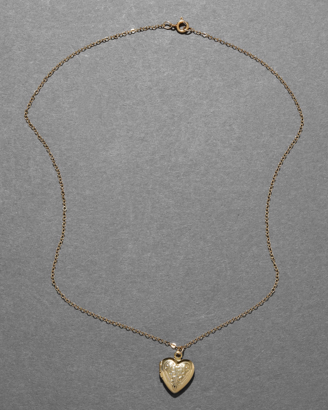 Vintage 1940s 12k Gold Fill Etched Small Heart Locket Necklace - Photo 2