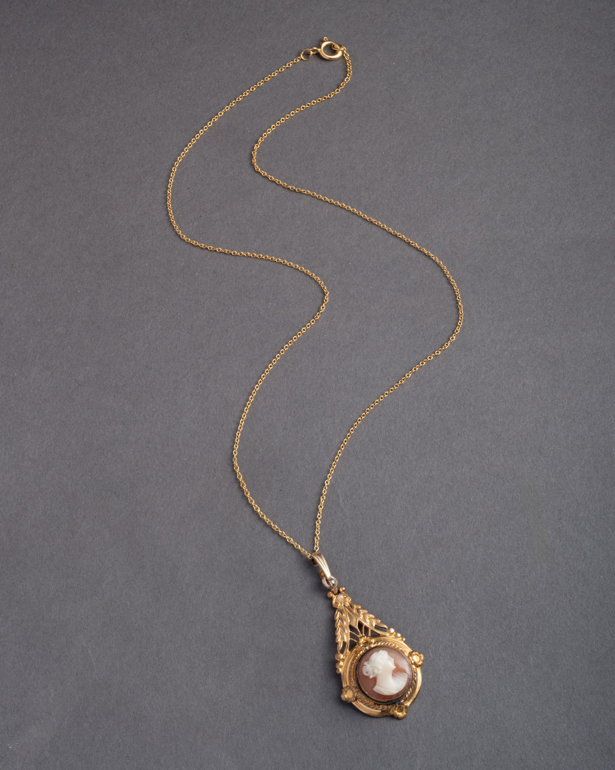 Antique 1910s 10k Gold Fill & Hand-Carved Shell Cameo Pendant Necklace - Photo 2