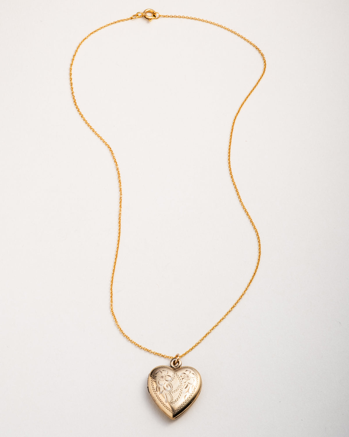 Vintage 1940s 12k Gold Fill on Sterling Hand-Etched Heart Locket Pendant Necklace - Photo 2
