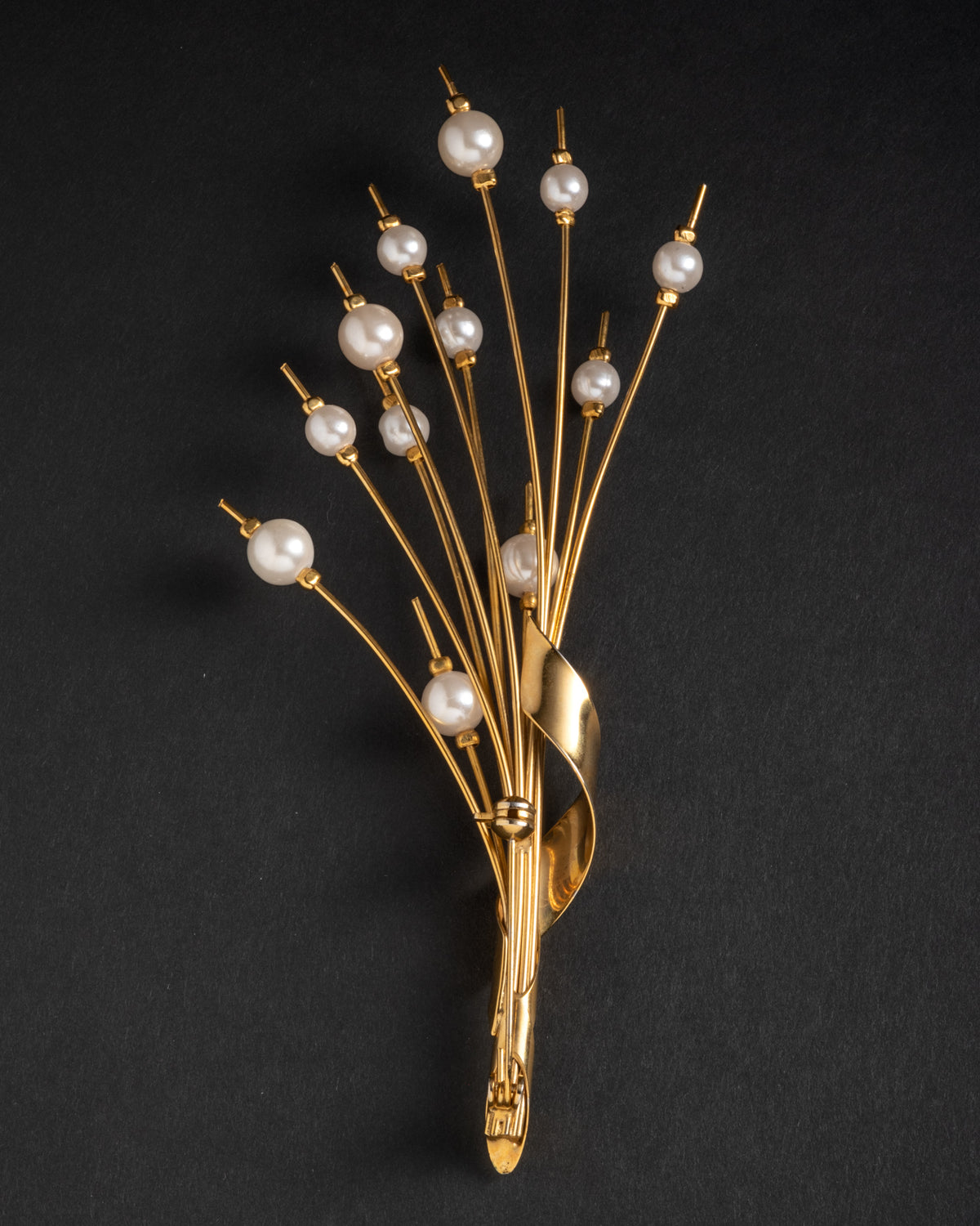 Vintage 1980s 14k Gold Plated Brass & Faux Pearl Floral Pin - Photo 2