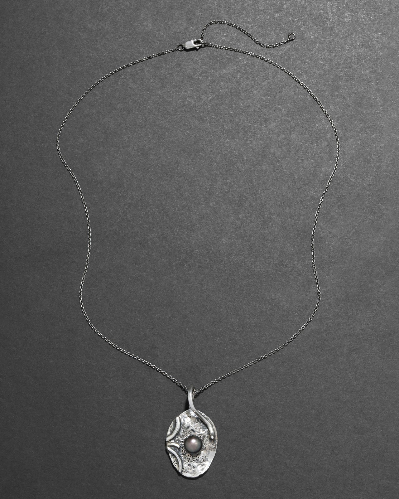 Vintage 1980s Sterling Silver & Black Pearl Pendant Necklace - Photo 2