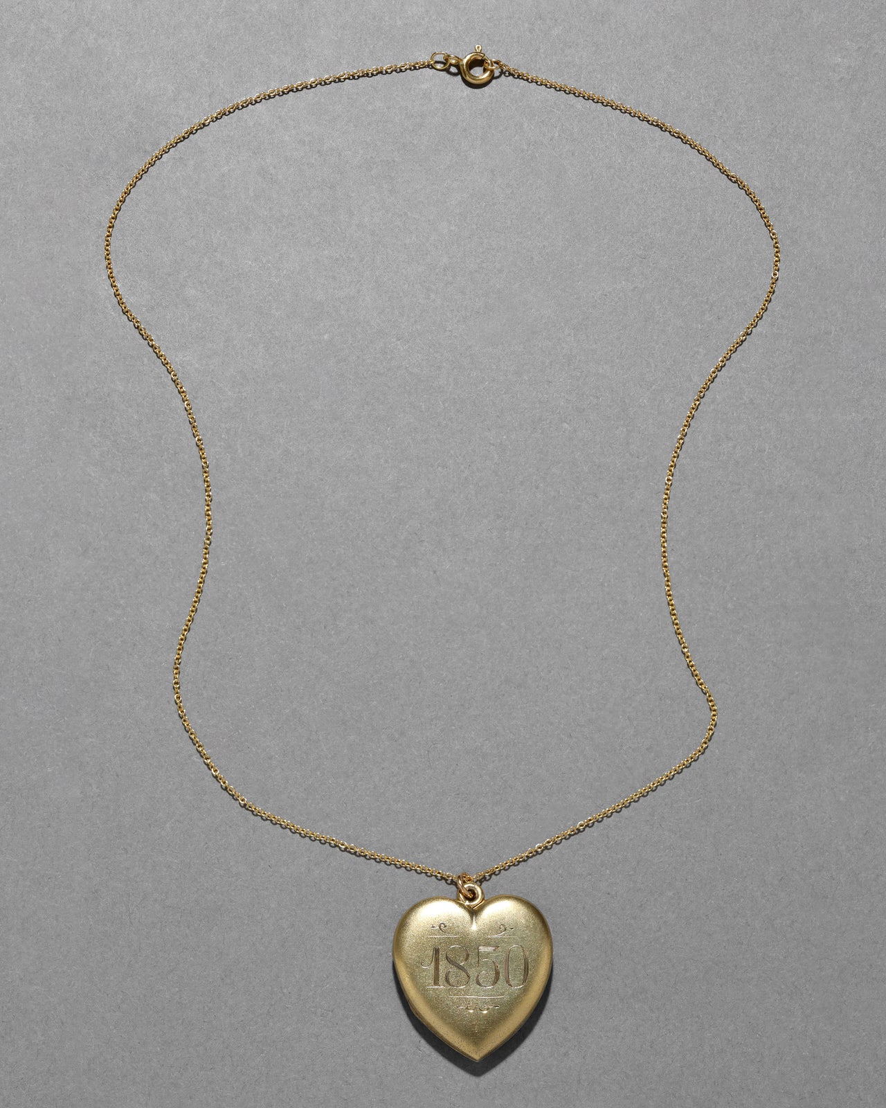 Antique 1850s Gold Plated Sterling Silver Hand Etched Heart Locket Necklace - Photo 2