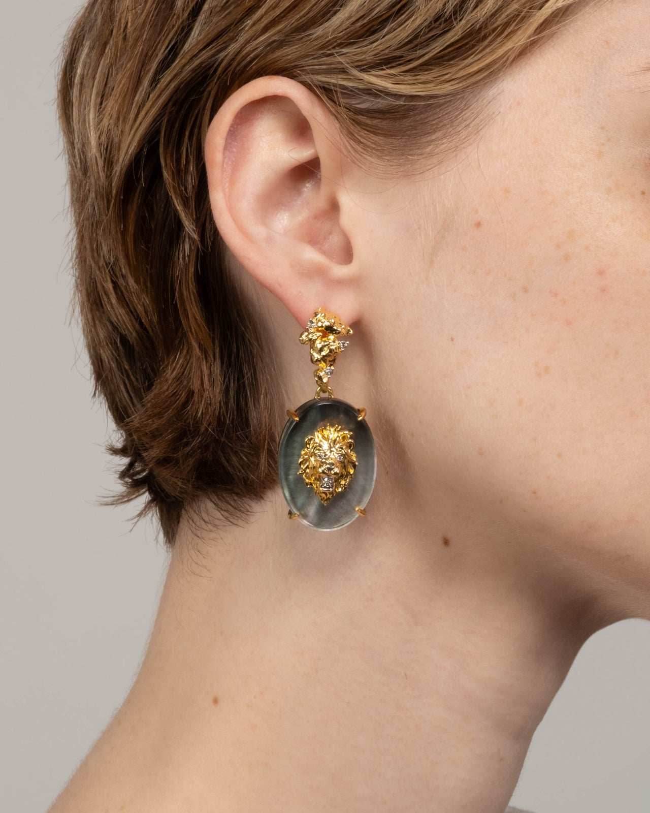 Valor Lion Cameo Drop Earring- Black Mother of Pearl Doublet - Photo 2