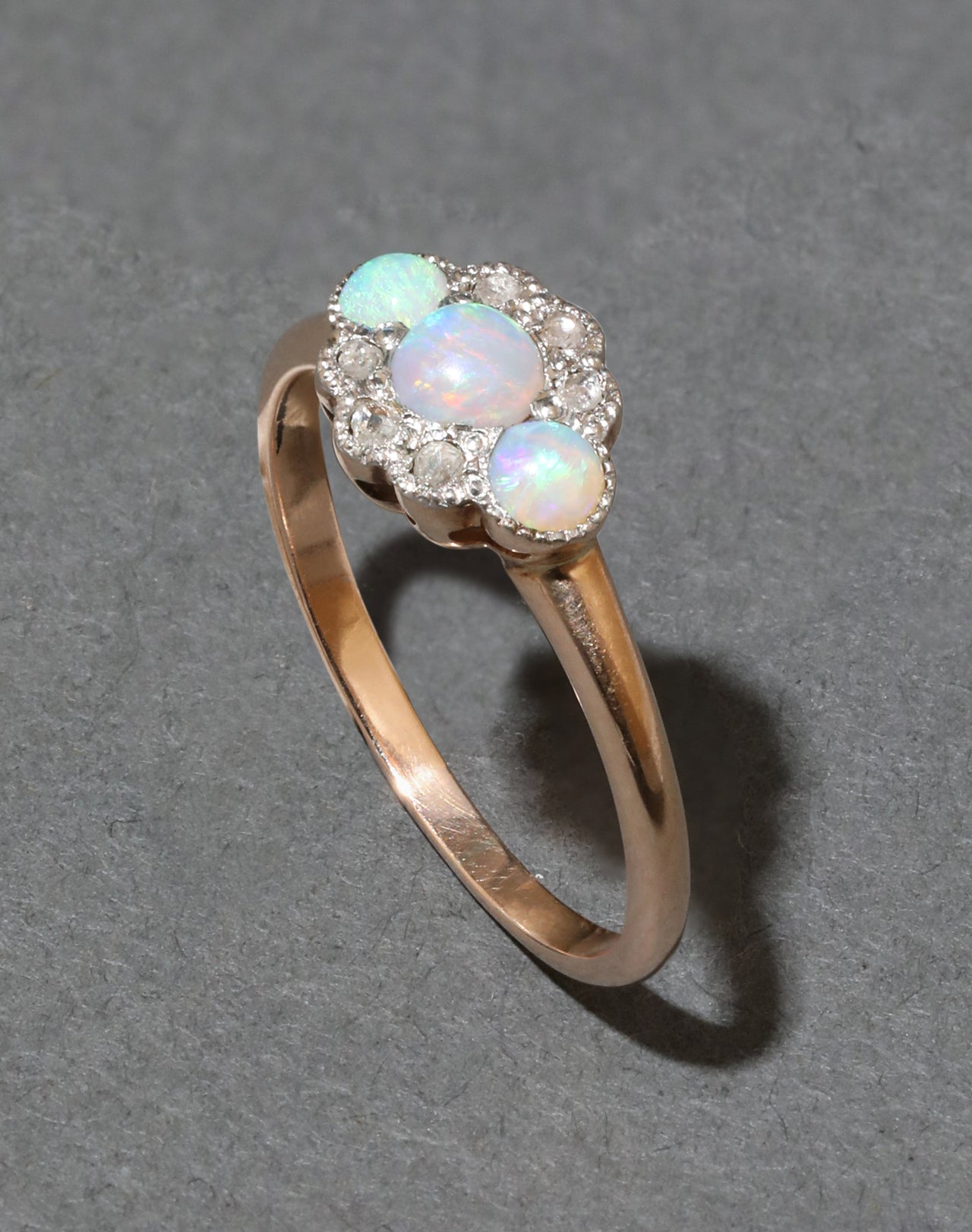 Antique Scalloped 14k Gold Ring with Opal and Diamond - Photo 2