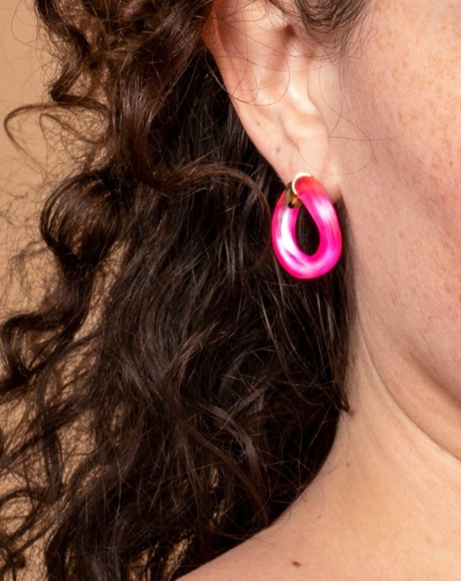 Lucite Molten Curb Link Post Earring - Neon Pink - Photo 2