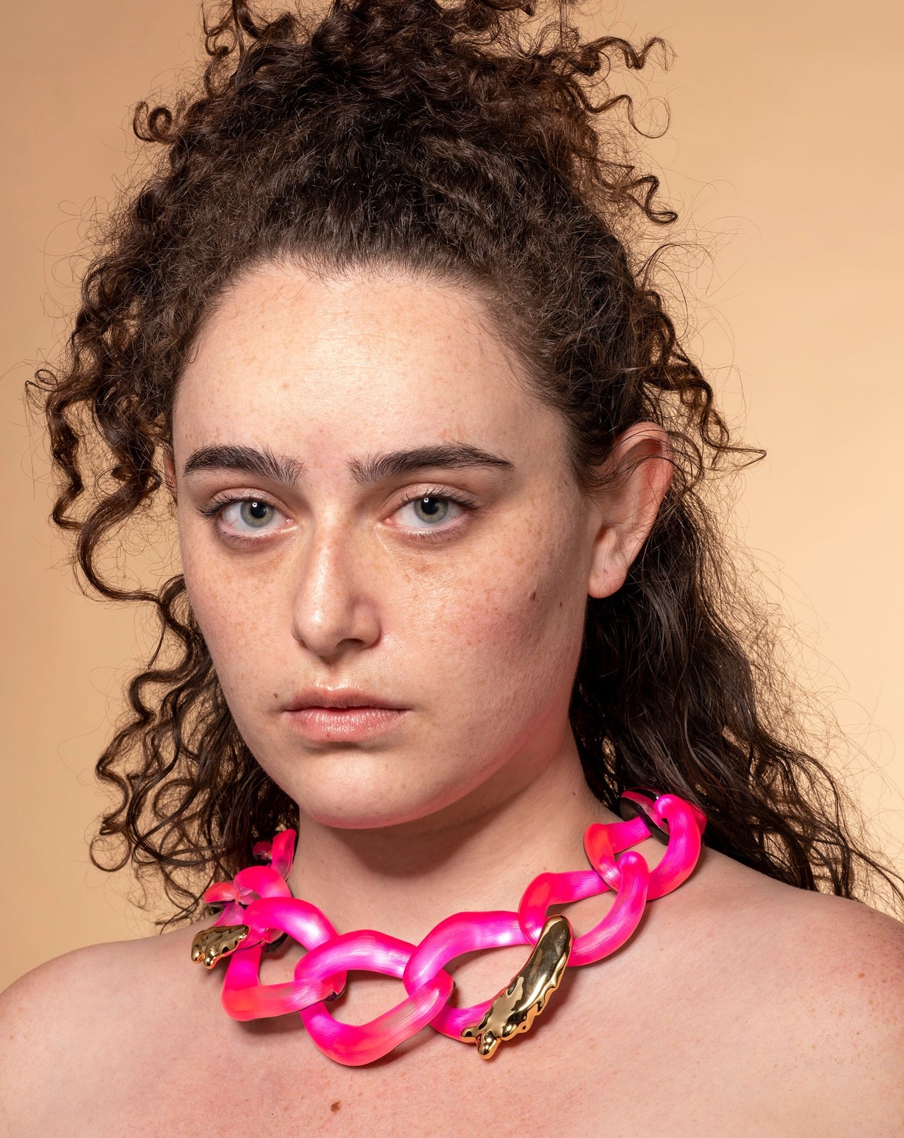 Lucite Molten X Large Link Necklace - Neon Pink - Photo 2