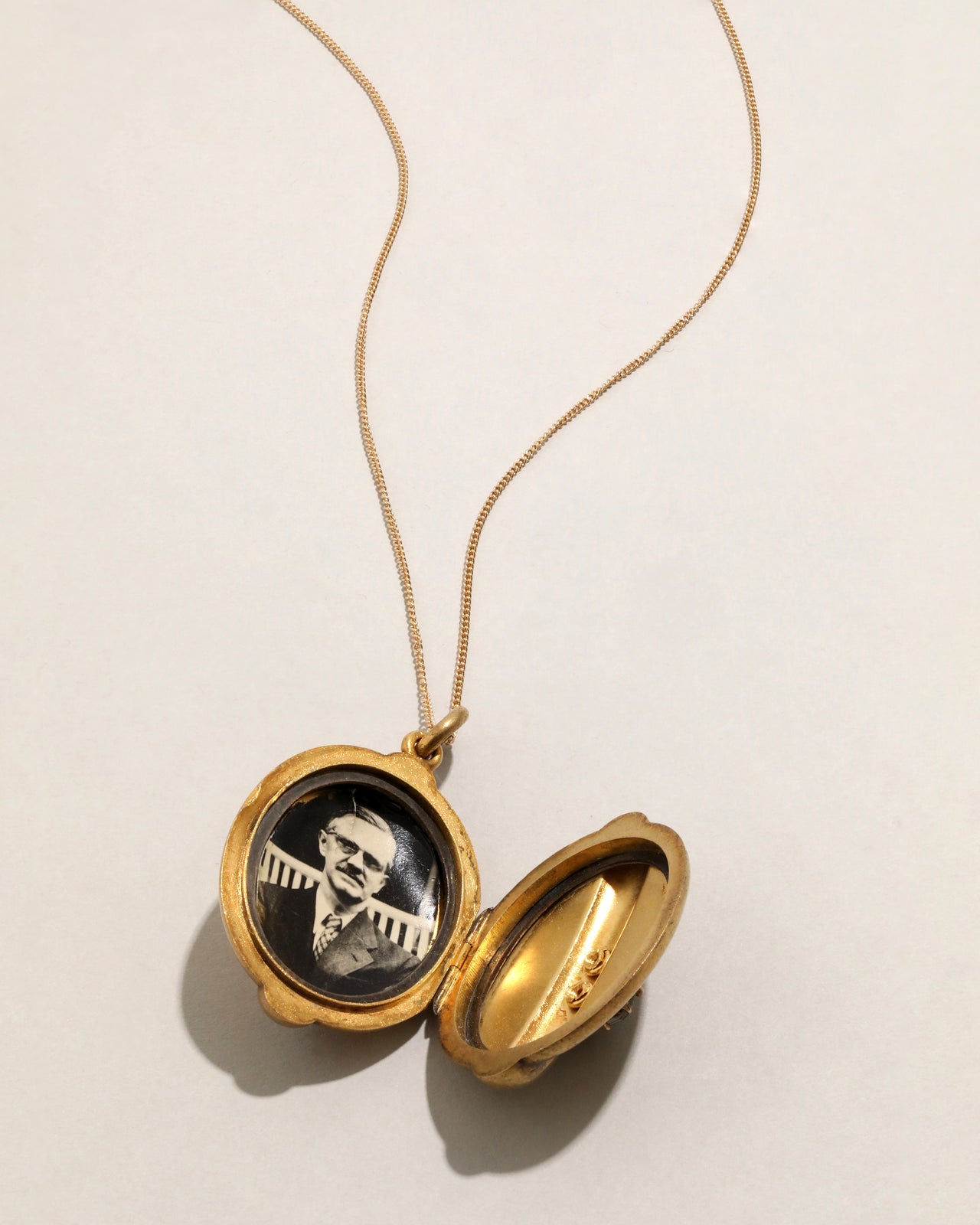 Antique 14k Gold Locket with Rose Cut Diamonds and Paste Stone - Photo 2