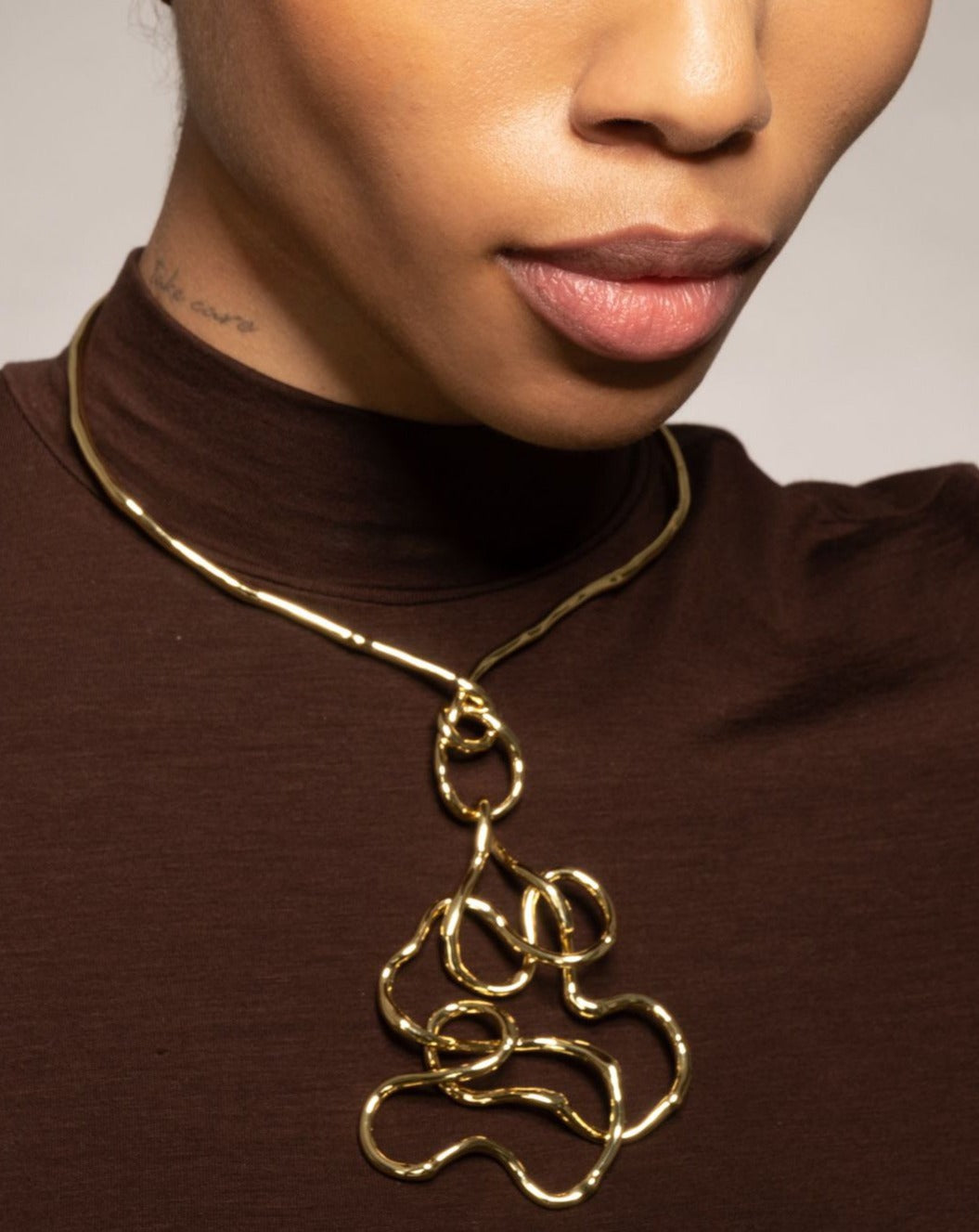 Twisted Gold Statement Collar Necklace - Photo 2